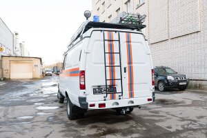 Аварийно-спасательный автомобиль - вид спереди